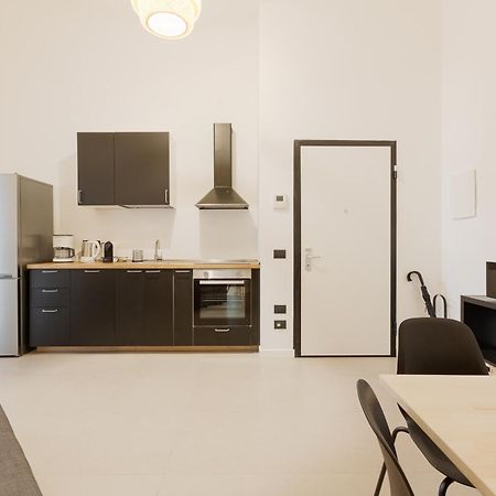 דירות מילאנו Cozy Corner With Balcony And Private Garage! מראה חיצוני תמונה