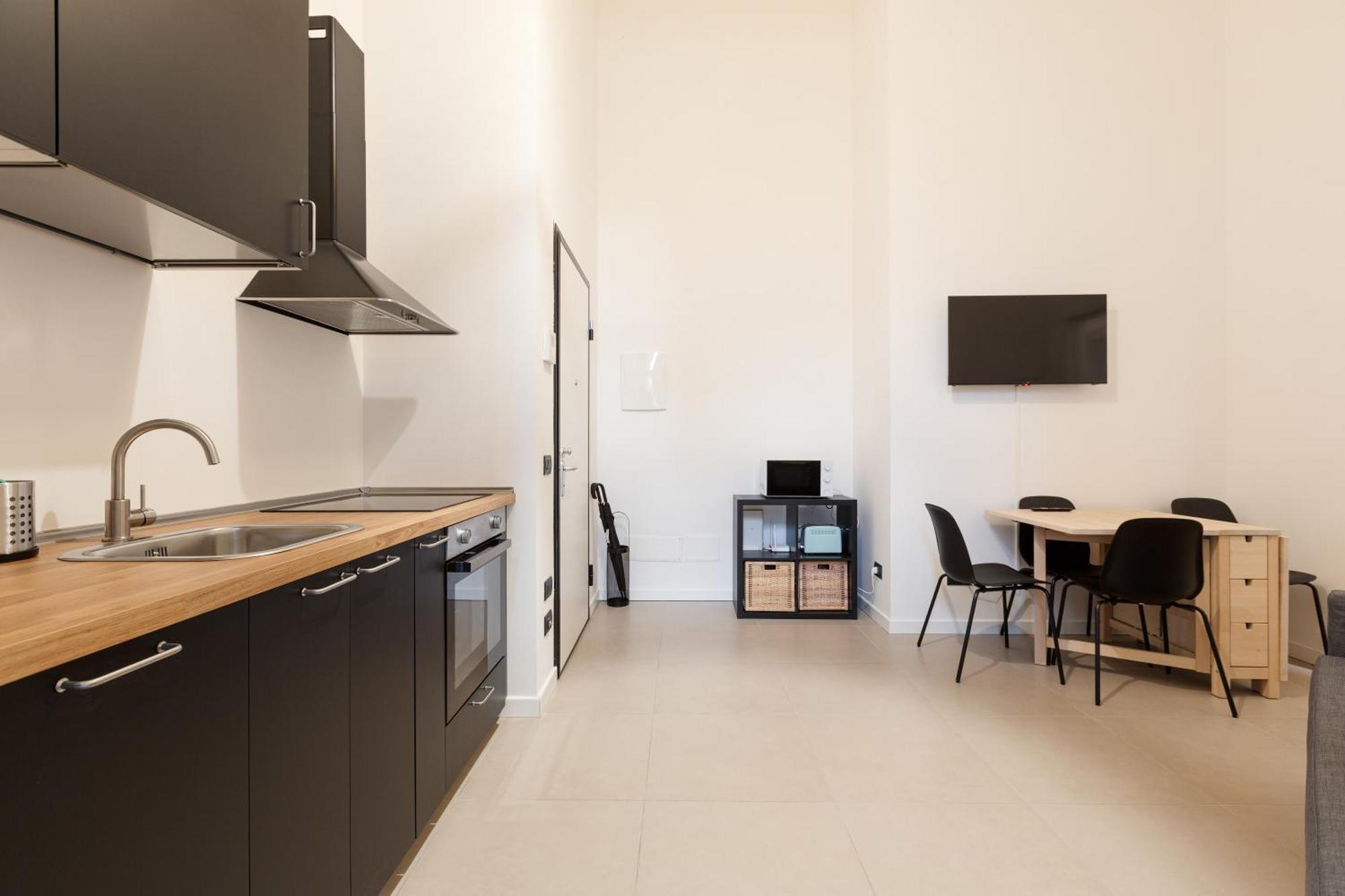 דירות מילאנו Cozy Corner With Balcony And Private Garage! מראה חיצוני תמונה