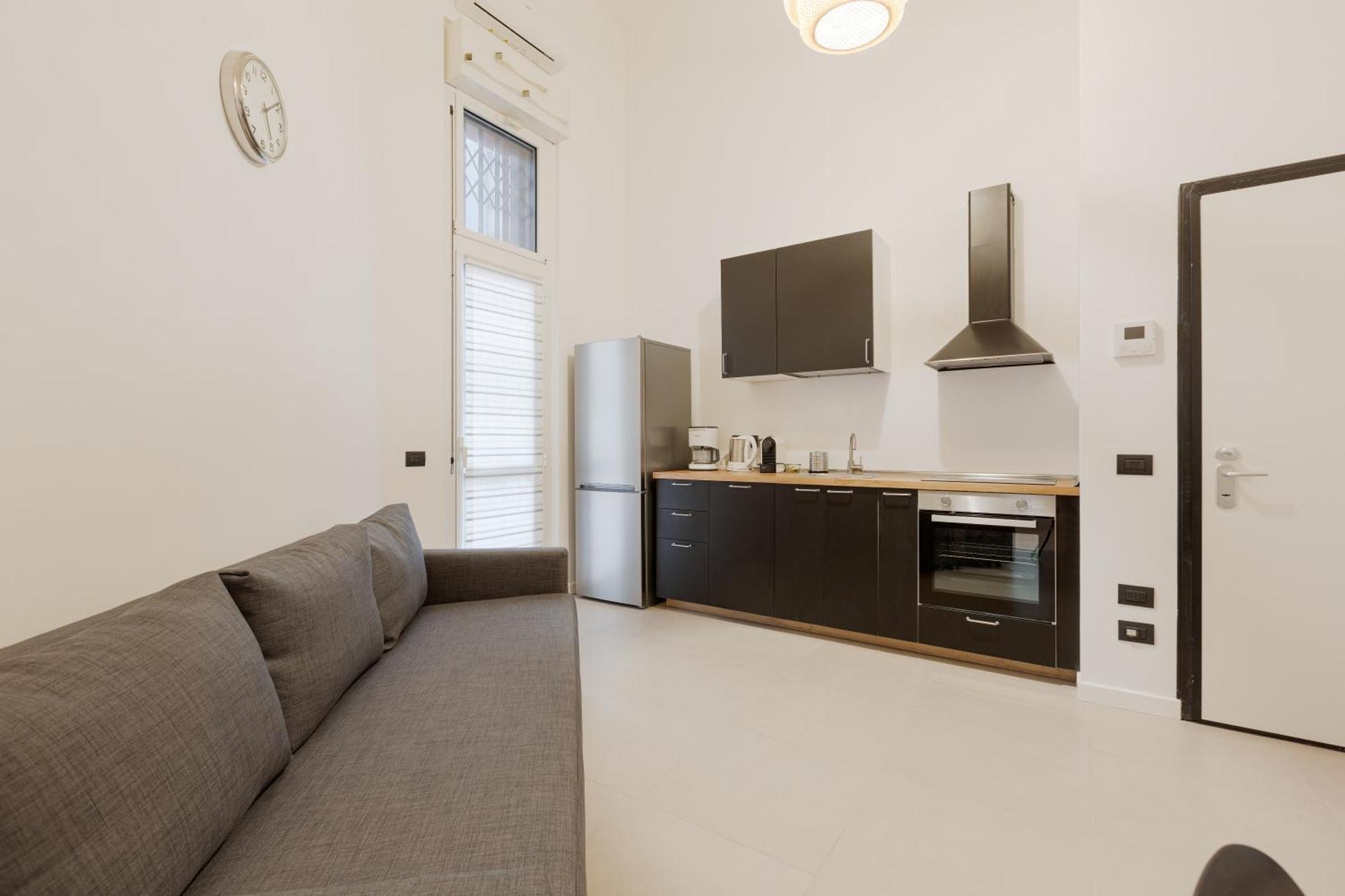 דירות מילאנו Cozy Corner With Balcony And Private Garage! מראה חיצוני תמונה
